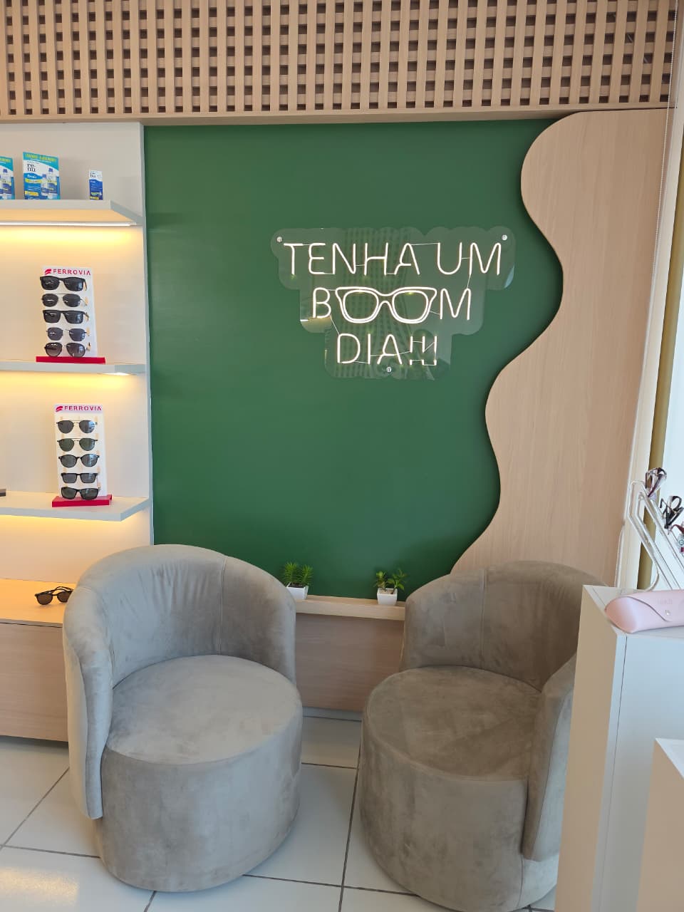 Sala de espera da Óptica Nossa Senhora Aparecida